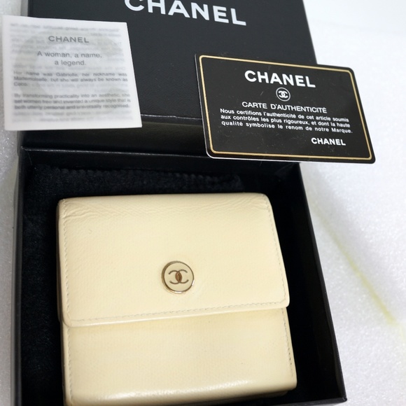 CHANEL Handbags - Auth CHANEL Compact Leather Trifold Wallet Case